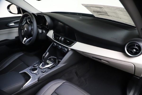 New 2021 Alfa Romeo Giulia Q4 for sale Call for price at Alfa Romeo of Westport in Westport CT 06880 22