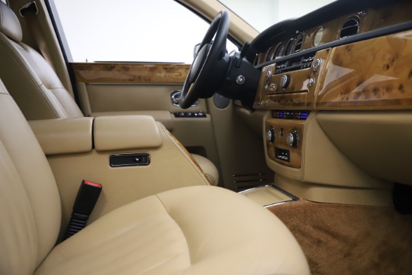 Used 2006 Rolls-Royce Phantom for sale $109,900 at Alfa Romeo of Westport in Westport CT 06880 24
