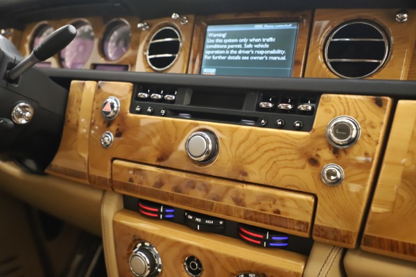 Used 2006 Rolls-Royce Phantom for sale $109,900 at Alfa Romeo of Westport in Westport CT 06880 25