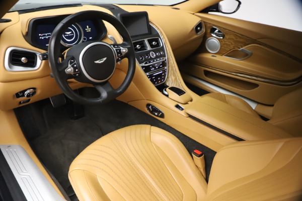 Used 2017 Aston Martin DB11 V12 Coupe for sale $149,900 at Alfa Romeo of Westport in Westport CT 06880 13