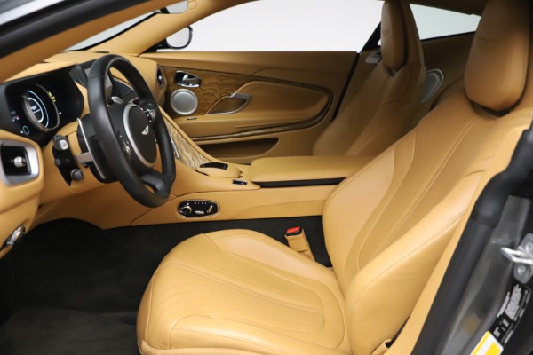 Used 2017 Aston Martin DB11 V12 Coupe for sale $149,900 at Alfa Romeo of Westport in Westport CT 06880 14