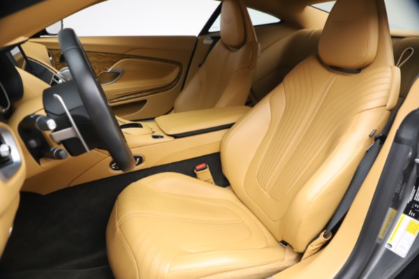 Used 2017 Aston Martin DB11 V12 Coupe for sale $149,900 at Alfa Romeo of Westport in Westport CT 06880 15