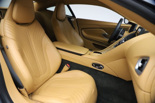 Used 2017 Aston Martin DB11 V12 Coupe for sale $149,900 at Alfa Romeo of Westport in Westport CT 06880 21