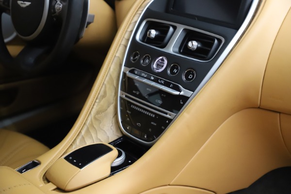 Used 2017 Aston Martin DB11 V12 Coupe for sale $149,900 at Alfa Romeo of Westport in Westport CT 06880 22