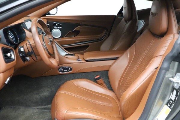 Used 2017 Aston Martin DB11 V12 Coupe for sale $134,900 at Alfa Romeo of Westport in Westport CT 06880 14