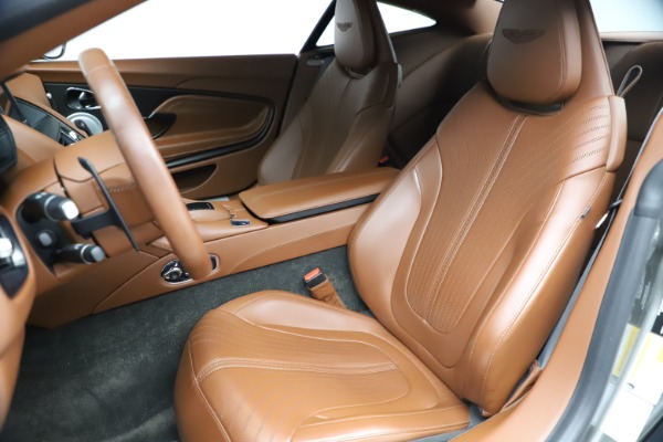 Used 2017 Aston Martin DB11 V12 Coupe for sale $134,900 at Alfa Romeo of Westport in Westport CT 06880 15