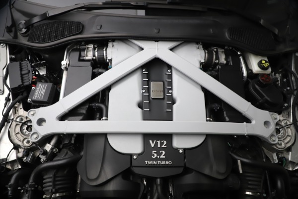 Used 2017 Aston Martin DB11 V12 Coupe for sale $134,900 at Alfa Romeo of Westport in Westport CT 06880 28