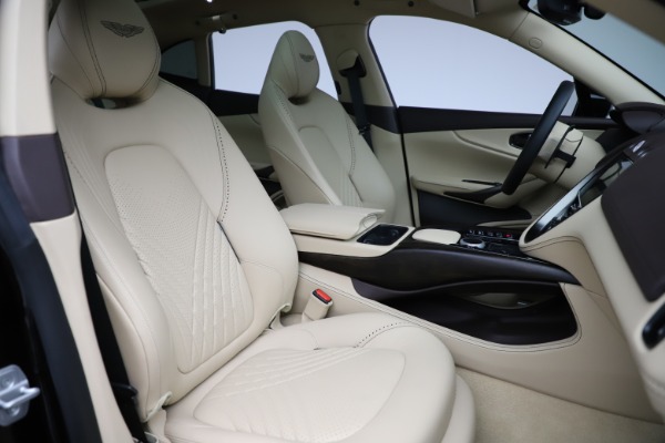 New 2021 Aston Martin DBX for sale $215,386 at Alfa Romeo of Westport in Westport CT 06880 24
