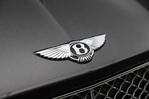 New 2021 Bentley Bentayga V8 for sale $213,720 at Alfa Romeo of Westport in Westport CT 06880 14