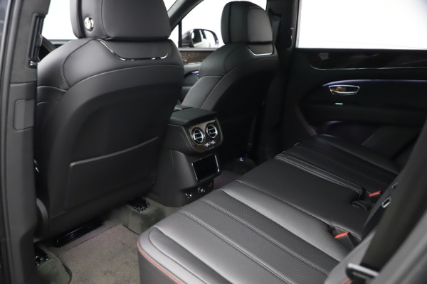 New 2021 Bentley Bentayga V8 for sale $213,720 at Alfa Romeo of Westport in Westport CT 06880 23