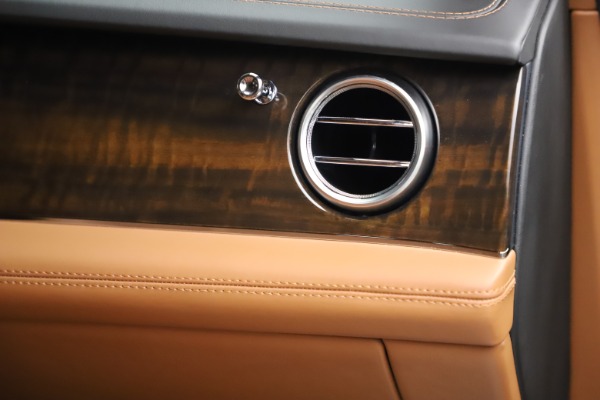Used 2018 Bentley Bentayga Onyx Edition for sale Sold at Alfa Romeo of Westport in Westport CT 06880 26