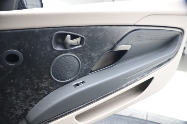 New 2021 Aston Martin DB11 Volante Convertible for sale $270,386 at Alfa Romeo of Westport in Westport CT 06880 24
