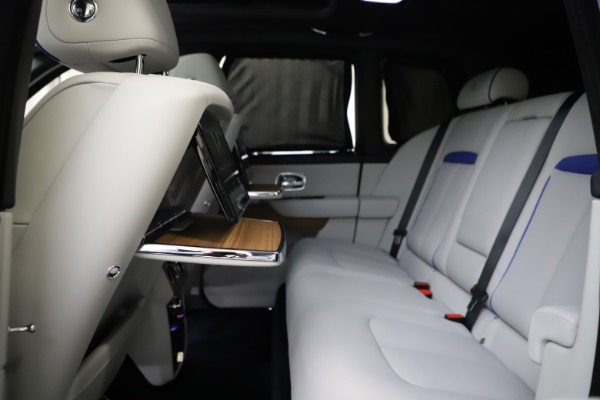 Used 2019 Rolls-Royce Cullinan for sale $349,900 at Alfa Romeo of Westport in Westport CT 06880 27