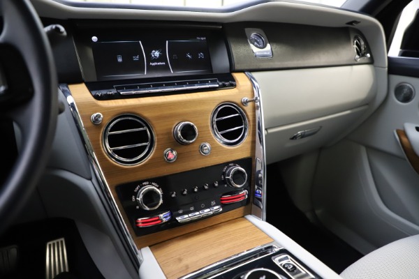 Used 2019 Rolls-Royce Cullinan for sale $349,900 at Alfa Romeo of Westport in Westport CT 06880 28