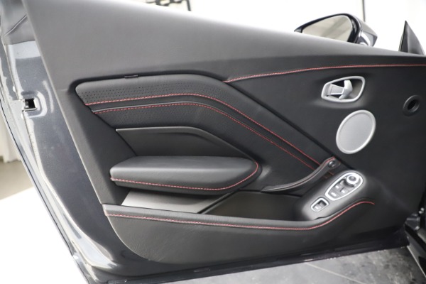 New 2021 Aston Martin Vantage Roadster Convertible for sale Sold at Alfa Romeo of Westport in Westport CT 06880 25