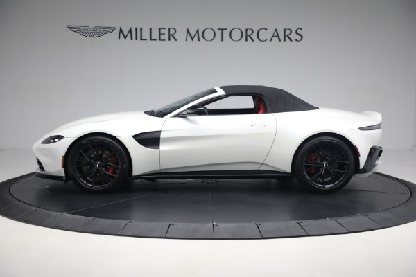 New 2021 Aston Martin Vantage Roadster Convertible for sale $189,186 at Alfa Romeo of Westport in Westport CT 06880 13