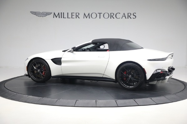 New 2021 Aston Martin Vantage Roadster Convertible for sale $189,186 at Alfa Romeo of Westport in Westport CT 06880 14