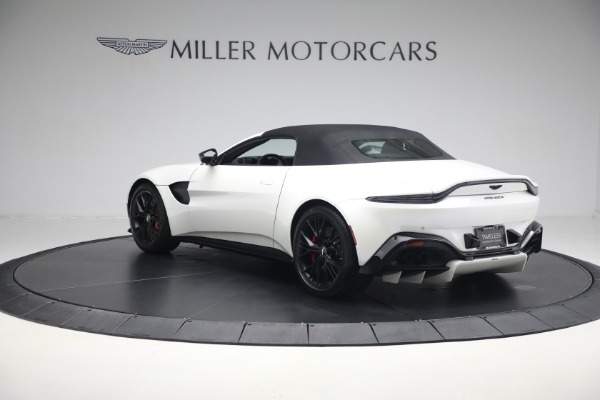New 2021 Aston Martin Vantage Roadster Convertible for sale $189,186 at Alfa Romeo of Westport in Westport CT 06880 15