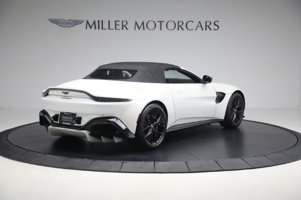 New 2021 Aston Martin Vantage Roadster Convertible for sale $189,186 at Alfa Romeo of Westport in Westport CT 06880 18