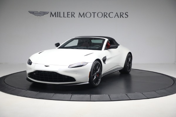 New 2021 Aston Martin Vantage Roadster Convertible for sale $189,186 at Alfa Romeo of Westport in Westport CT 06880 23