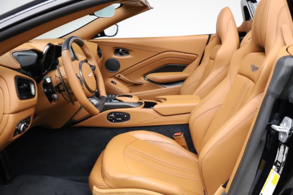 New 2021 Aston Martin Vantage Roadster Convertible for sale $205,686 at Alfa Romeo of Westport in Westport CT 06880 14