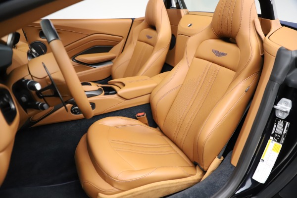 New 2021 Aston Martin Vantage Roadster Convertible for sale $205,686 at Alfa Romeo of Westport in Westport CT 06880 15