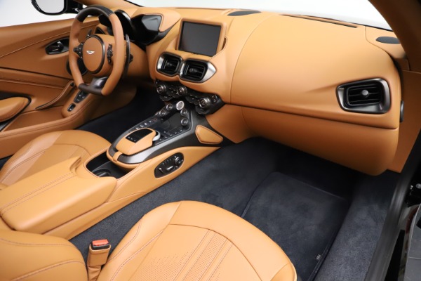 New 2021 Aston Martin Vantage Roadster Convertible for sale $205,686 at Alfa Romeo of Westport in Westport CT 06880 19