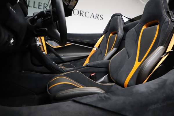 Used 2020 McLaren 720S Spider for sale Sold at Alfa Romeo of Westport in Westport CT 06880 25