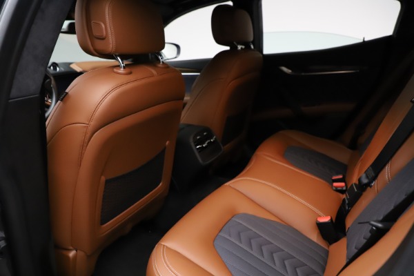 Used 2018 Maserati Ghibli SQ4 GranLusso for sale $51,900 at Alfa Romeo of Westport in Westport CT 06880 17