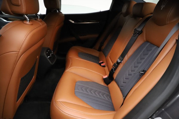 Used 2018 Maserati Ghibli SQ4 GranLusso for sale $51,900 at Alfa Romeo of Westport in Westport CT 06880 18