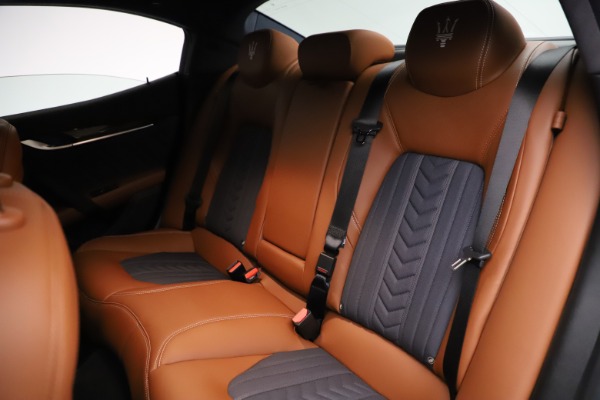 Used 2018 Maserati Ghibli SQ4 GranLusso for sale $51,900 at Alfa Romeo of Westport in Westport CT 06880 19