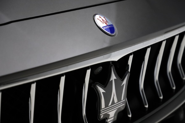 Used 2018 Maserati Ghibli SQ4 GranLusso for sale $51,900 at Alfa Romeo of Westport in Westport CT 06880 28