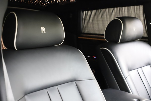 Used 2015 Rolls-Royce Phantom EWB for sale $299,900 at Alfa Romeo of Westport in Westport CT 06880 11