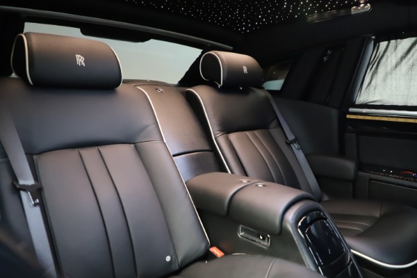 Used 2015 Rolls-Royce Phantom EWB for sale $299,900 at Alfa Romeo of Westport in Westport CT 06880 15