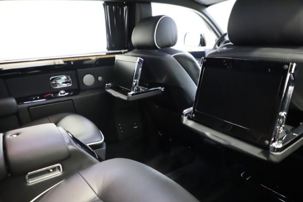 Used 2015 Rolls-Royce Phantom EWB for sale Sold at Alfa Romeo of Westport in Westport CT 06880 17