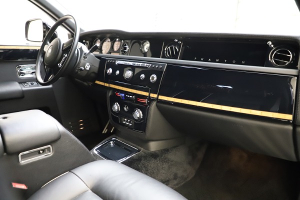 Used 2015 Rolls-Royce Phantom EWB for sale $299,900 at Alfa Romeo of Westport in Westport CT 06880 22