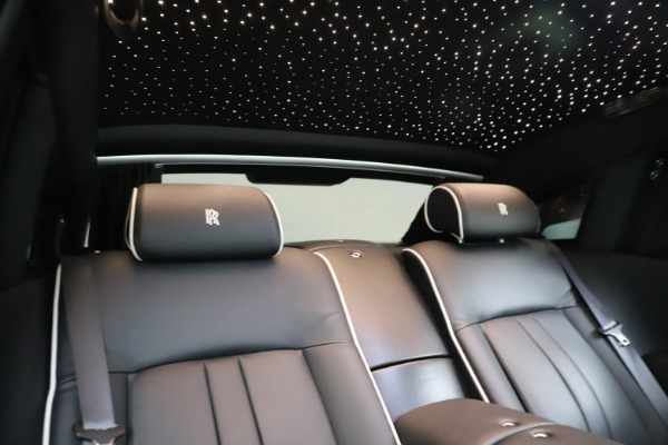 Used 2015 Rolls-Royce Phantom EWB for sale $299,900 at Alfa Romeo of Westport in Westport CT 06880 25