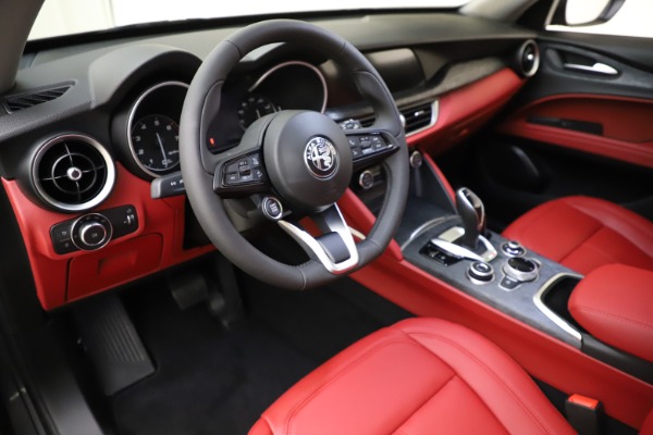 New 2021 Alfa Romeo Stelvio Q4 for sale $48,050 at Alfa Romeo of Westport in Westport CT 06880 13