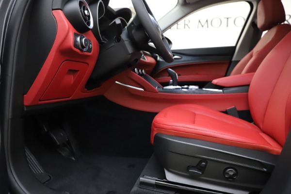 New 2021 Alfa Romeo Stelvio Q4 for sale $48,050 at Alfa Romeo of Westport in Westport CT 06880 14