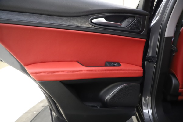 New 2021 Alfa Romeo Stelvio Q4 for sale $48,050 at Alfa Romeo of Westport in Westport CT 06880 21