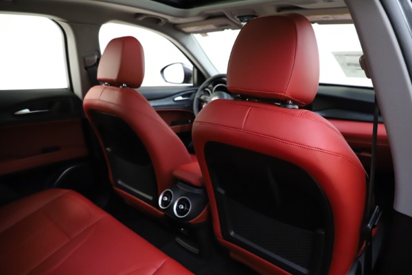 New 2021 Alfa Romeo Stelvio Q4 for sale $48,050 at Alfa Romeo of Westport in Westport CT 06880 28