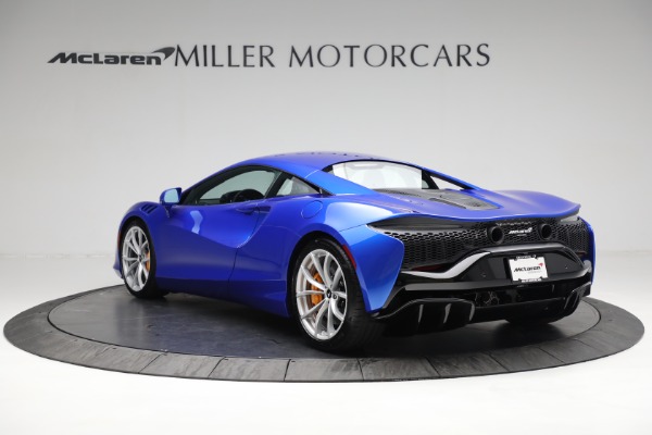 New 2023 McLaren Artura for sale $277,250 at Alfa Romeo of Westport in Westport CT 06880 4