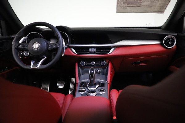 New 2021 Alfa Romeo Stelvio Ti Sport Q4 for sale Sold at Alfa Romeo of Westport in Westport CT 06880 16
