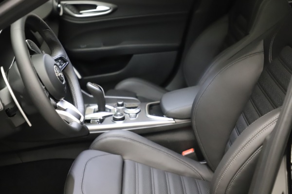 New 2021 Alfa Romeo Giulia Ti Sport Q4 for sale Sold at Alfa Romeo of Westport in Westport CT 06880 16