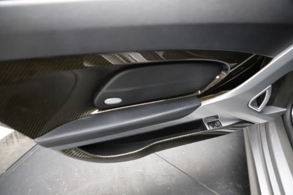 Used 2005 Porsche Carrera GT for sale Sold at Alfa Romeo of Westport in Westport CT 06880 23