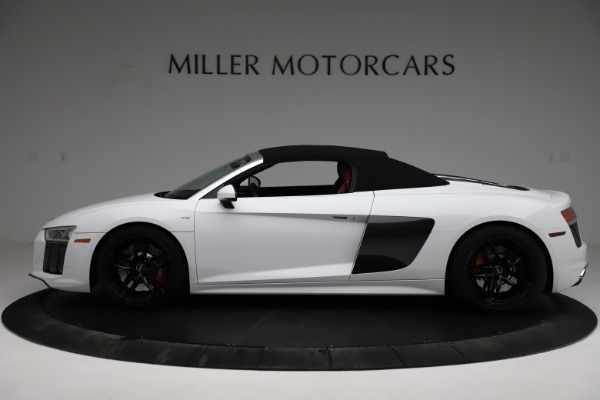 Used 2018 Audi R8 Spyder for sale Sold at Alfa Romeo of Westport in Westport CT 06880 16