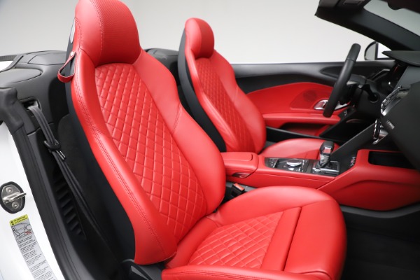 Used 2018 Audi R8 Spyder for sale Sold at Alfa Romeo of Westport in Westport CT 06880 23