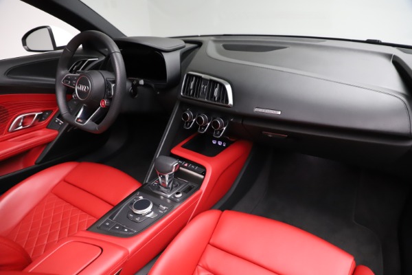 Used 2018 Audi R8 Spyder for sale Sold at Alfa Romeo of Westport in Westport CT 06880 25