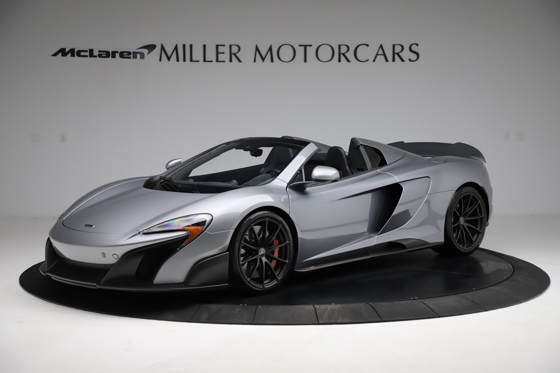 Used 2016 McLaren 675LT Spider for sale $275,900 at Alfa Romeo of Westport in Westport CT 06880 1