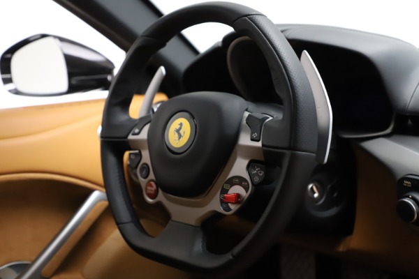 Used 2015 Ferrari F12 Berlinetta for sale $277,900 at Alfa Romeo of Westport in Westport CT 06880 27